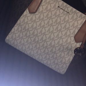 Michael Kors Bags - Michael kors tote Michael Kors Bags - Michael kors tote